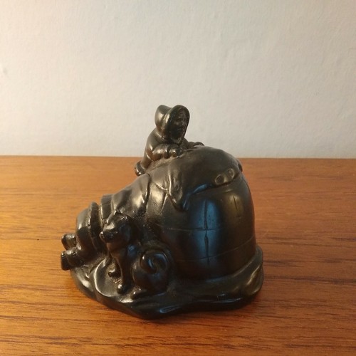 Canadian inuit figurine - canadian, in