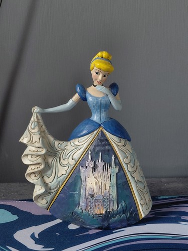 Disney showcase collection - disney,