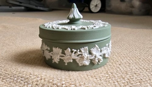 Wedgwood green jasperware - green,