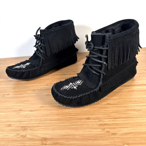 Manitobah mukluks black suede - manitobah,