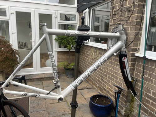 Focus izalco aluminium - aluminium, frame