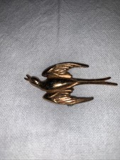 Vintage Signed CORO PEGASUS Gold tone Polished MARTLET BIRD Shape Pin Brooch