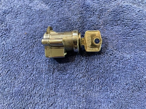Lotus elan glove - box, lock