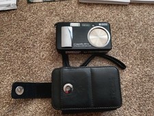 RICOH Caplio R1V compact