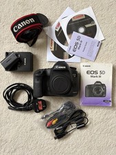 Canon EOS 5D Mark III DSLR