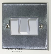 Heritage Brass Victorian Range - BC993W - 6a Three Gang Two Way Switch
