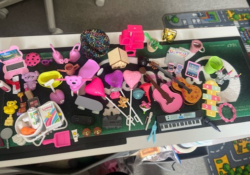 Dolls house accessories - dolls,