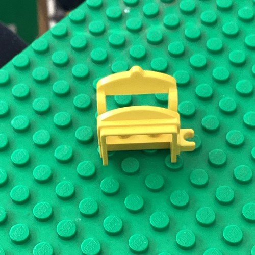 Lego 4491 yellow horse - lego,