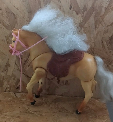 Barbie 2005 palomino - barbie, horse