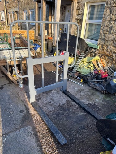 Tractor point linkage - 3, pallet