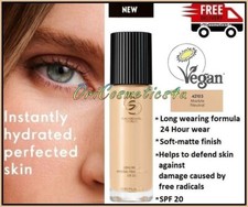 Oriflame Giordani Gold Long Wear Mineral Foundation SPF20   -   Marble Neutral