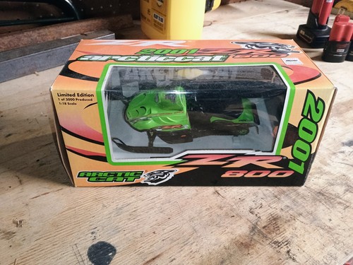 2001 arctic cat die - cat, cast