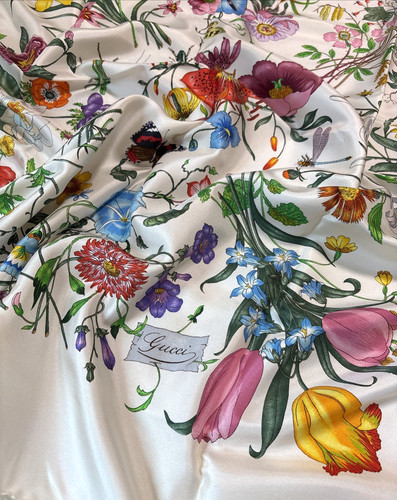 Gucci silk scarf 33in - gucci, flora