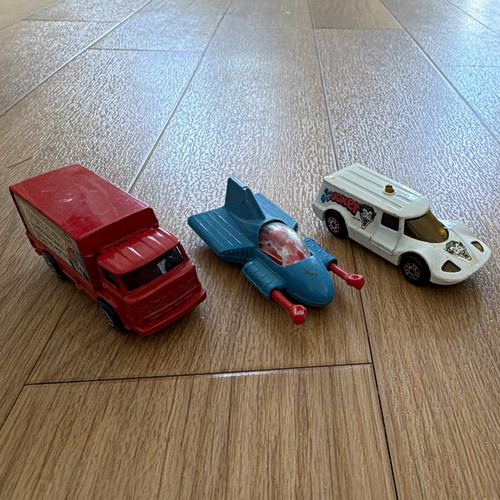 Corgi diecast ford van - 1:64,