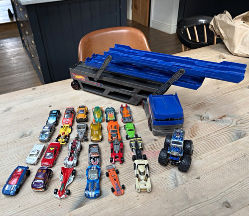 Hot wheels car transporter - wheels,