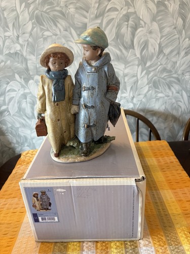 Lladro 2242 off - "off, school"