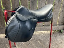 17 inch Fairfax MJC Classic Jump Cupped Flap Black Adjustable