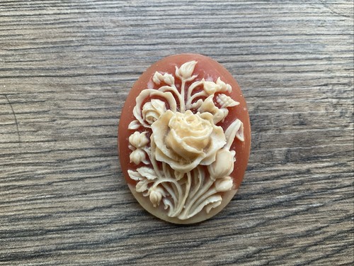 Vintage resin cameo style - vintage,
