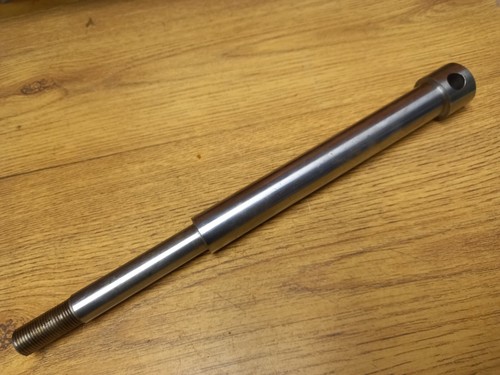 Bsa a10 plunger axle - /,
