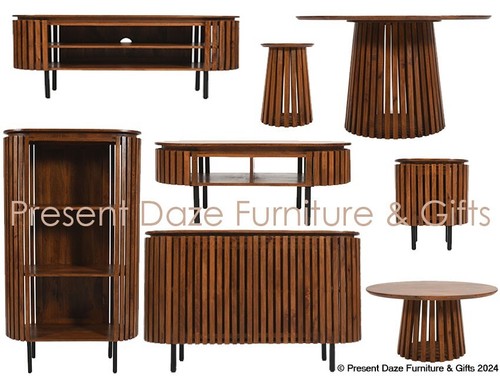 Dark slatted curve - slatted,