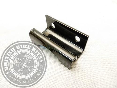 4672 front seat bracket - front,