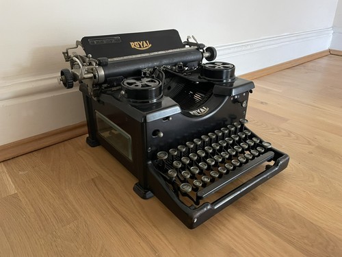 Antique 1920s royal - 10, black