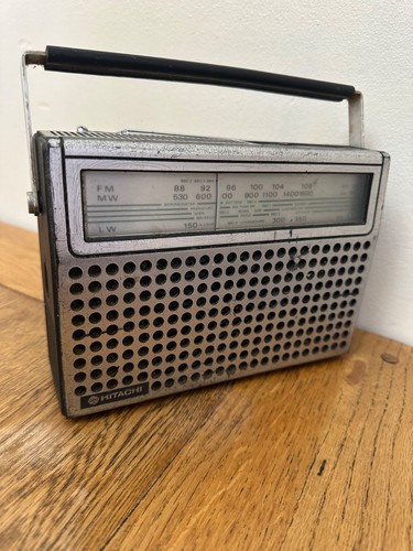 Hitachi 9242 vintage radio - hitachi,