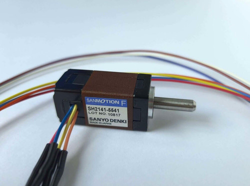 Single shaft stepper motor