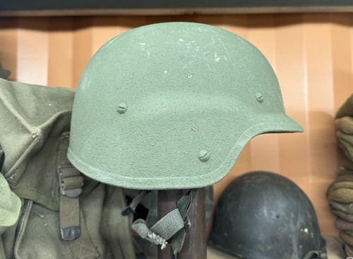 Helmet new condition armor - us,