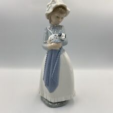 Lladro Nao 241 'Sweet Girl'