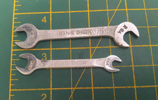 2 x Vintage King Dick BA