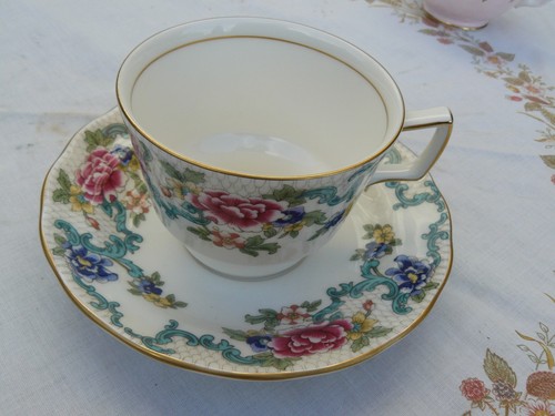 1981 vintage royal doulton - vintage,