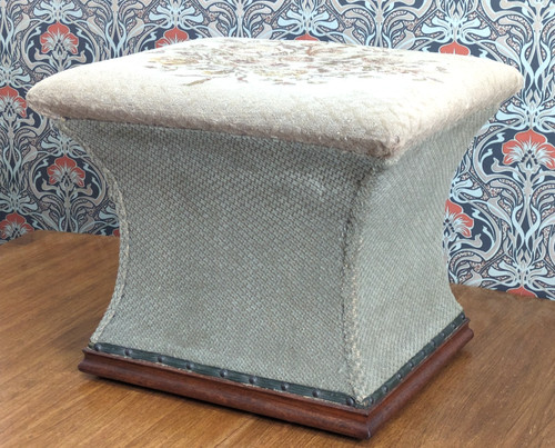Victorian upholstered - victorian,