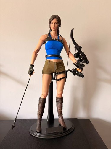 Tomb raider lara croft 1 - -,