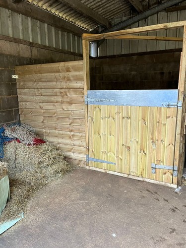 Internal pony stable - internal,