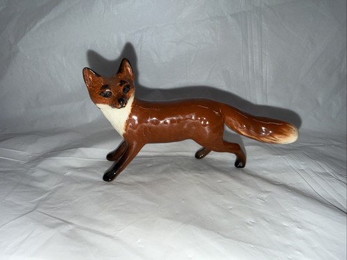 Beswick fox mint condition - -,