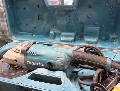 Makita ga9020 angle grinder - makita,