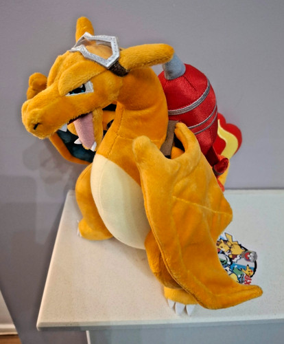 Pokemon center jet charizard - pokemon,
