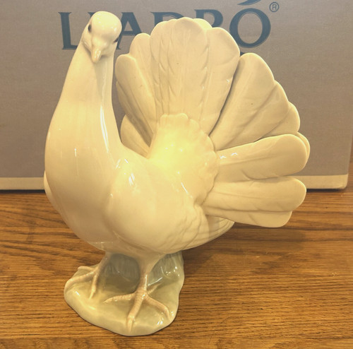 Lladro fan tailed dove - lladro,