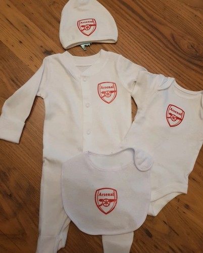 Baby set with arsenal on - set.,