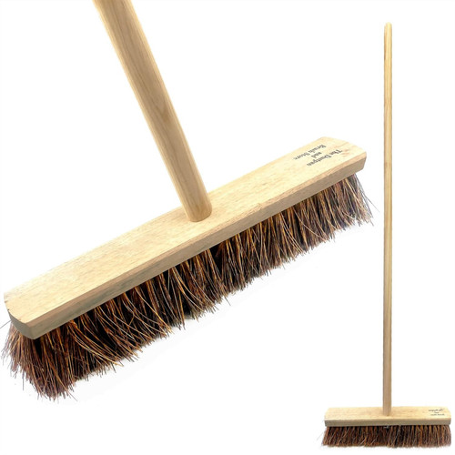 Outdoor garden broom - 18",