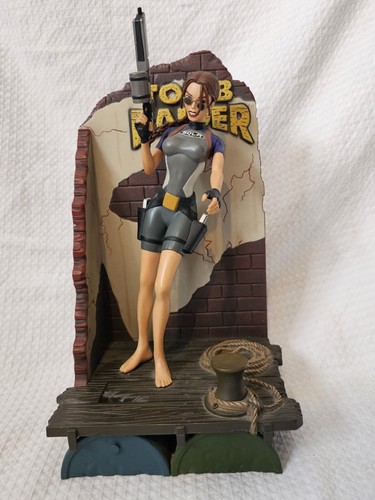 Vintage 1999 lara croft tomb - 1999,