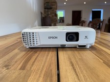 Epson EB-W05 HD 720p Projector