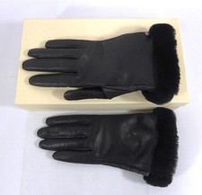 Boxed Pair of Women's UGG Genuine Leather Smart Gloves Black Size M