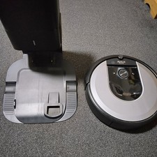iRobot Roomba i7 with Clean
