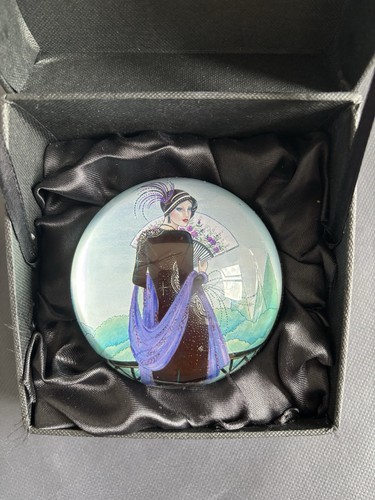 Vintage woman deco art - -, glass