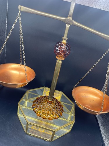 Vintage balancing justice - vintage,