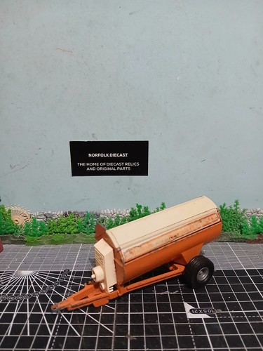 Britains farm toys howards - farm,