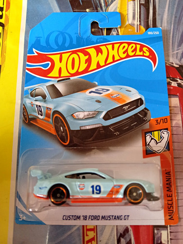 Hot wheels custom ford - hot,
