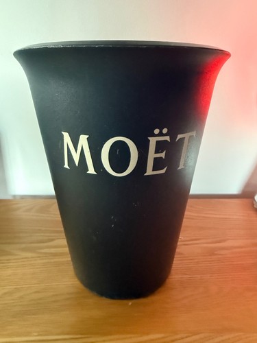 Moet and chandon - chandon, bucket